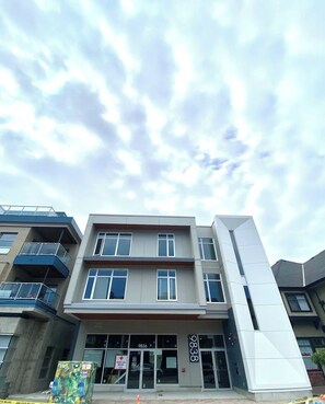 Exterior - One Bedroom Suite in Downtown Sidney (Sidney)