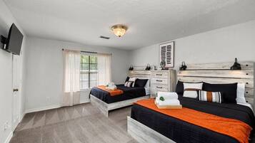 2 habitaciones, escritorio, tabla de planchar con plancha y wifi gratis