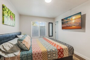 2 habitaciones, tabla de planchar con plancha y cuna de viaje