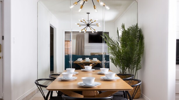 Dining - Amazing Modern Retro Pool Home, with state of the art Jacuzzi hot tub (San Antonio)