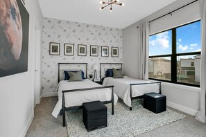 5 bedrooms, travel cot, WiFi, bed sheets