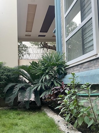 Detalle exterior. Warraich villa gt raod gujrat entire