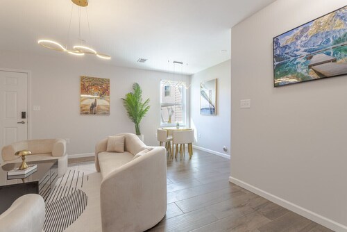 Modern one bedroom beautiful apartment 