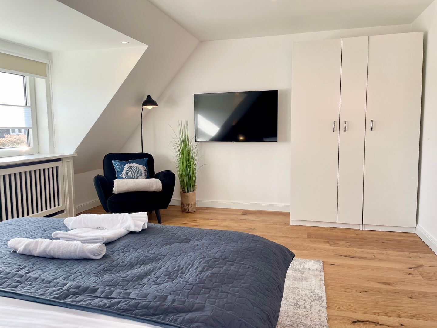 3 slaapkamers, een kluis op de kamer, een bureau