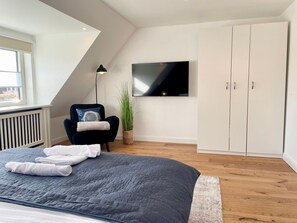 3 chambres, coffres-forts dans les chambres, bureau