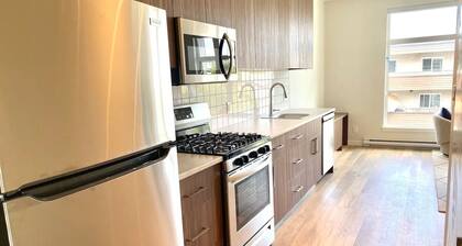Lovely One Bedroom Suite in Downtown Sidney