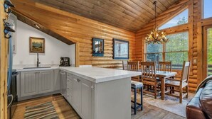Interior - Luxurious 2BDR in Deer Valley with Hot Tub (Park City)
