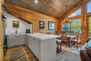 Interior - Luxurious 2BDR in Deer Valley with Hot Tub (Park City)