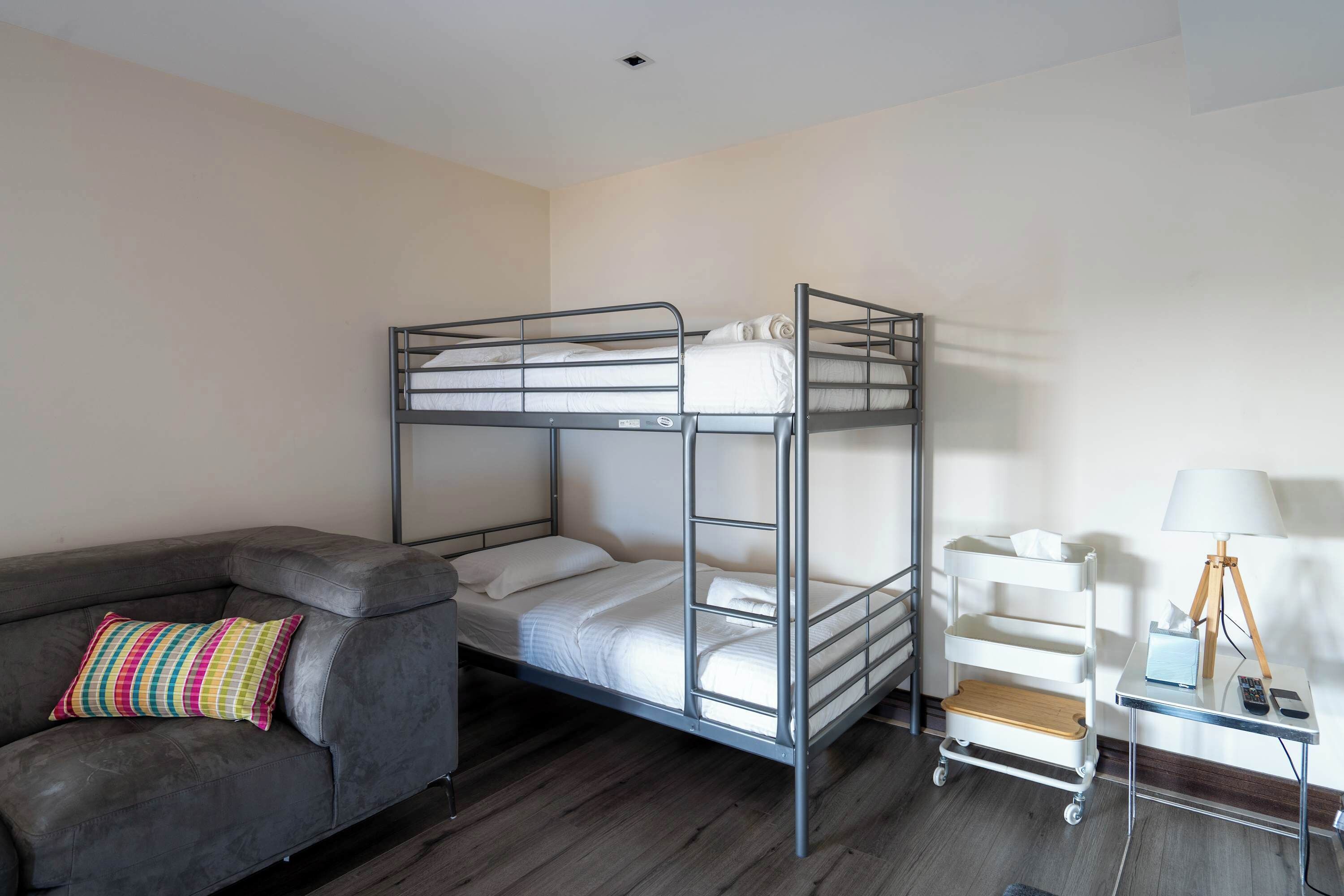 3 bedrooms, desk, iron/ironing board, WiFi