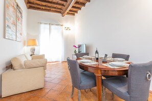 Dining - Barberini 3BDR apartment (Roma)