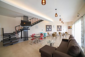 Living area - Penta Peak By Indostays (Kotagiri)