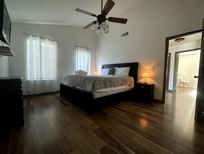 3 chambres, lit parapluie, Wi-Fi, draps fournis