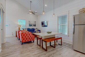 Interior - OTC8 Golf Cart Included, Pet Friendly, Shared Pool, Parking for 1 Vehicle (Port Aransas)