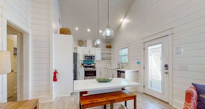 Golf Cart Included, Pet Friendly, Shared Pool, Parking for 1 Vehicle