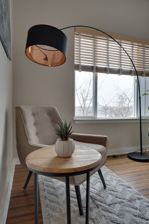 Interior - Triplex Minutes From Downtown! Great View! Free Parking (Pittsburgh)