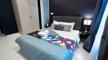 2 bedrooms, iron/ironing board, WiFi