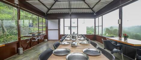 Family Villa | In-room dining