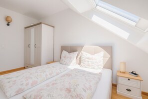 2 bedrooms, travel cot, WiFi, bed sheets - Moderne Maisonette Ferienwohnung im Mediterranen Stil (Luckau)