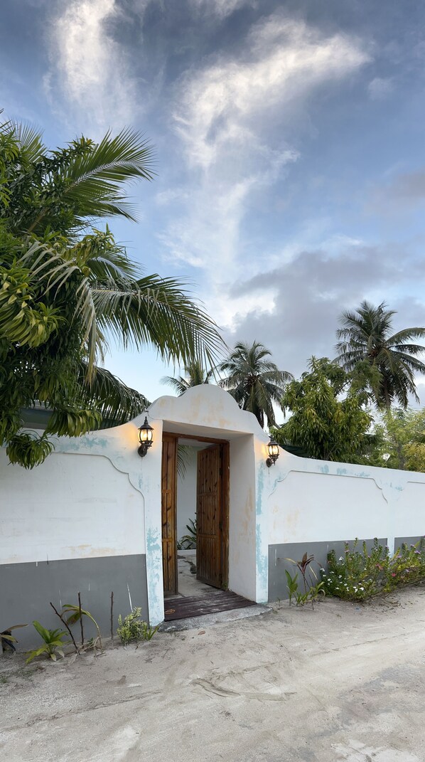 Fachada de la propiedad