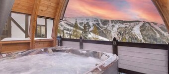 Ski-in/Ski-out in Schweitzer - 3BR/3BA | Hot Tub - Guest Favorite