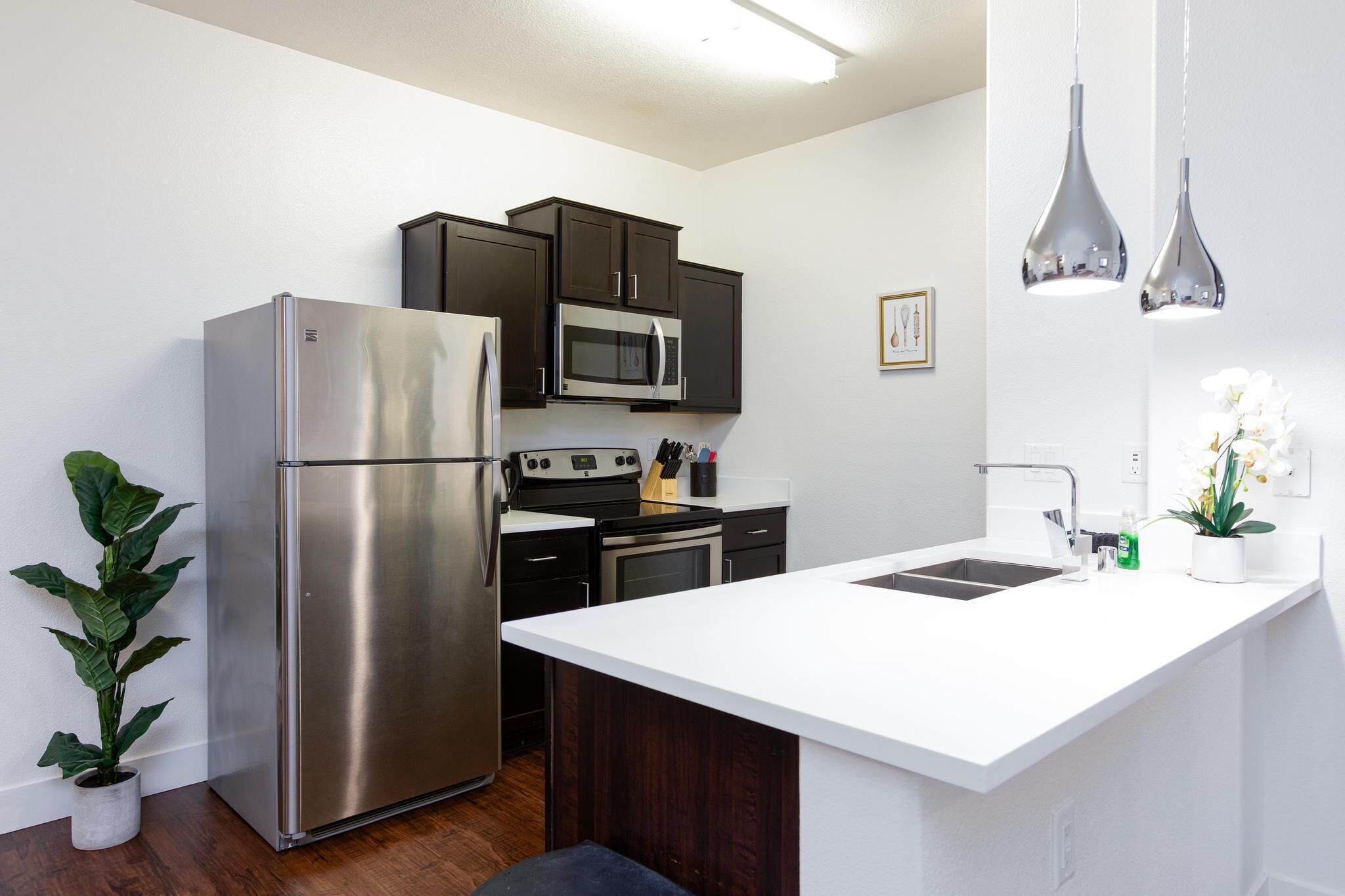 Private First Floor Unit in A Gated Community-Centrally Located