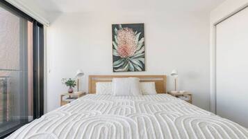 3 chambres, fer et planche à repasser, Wi-Fi, draps fournis