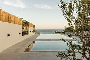 Beheizter Pool