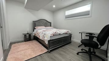 1 bedroom, in-room safe, desk, iron/ironing board