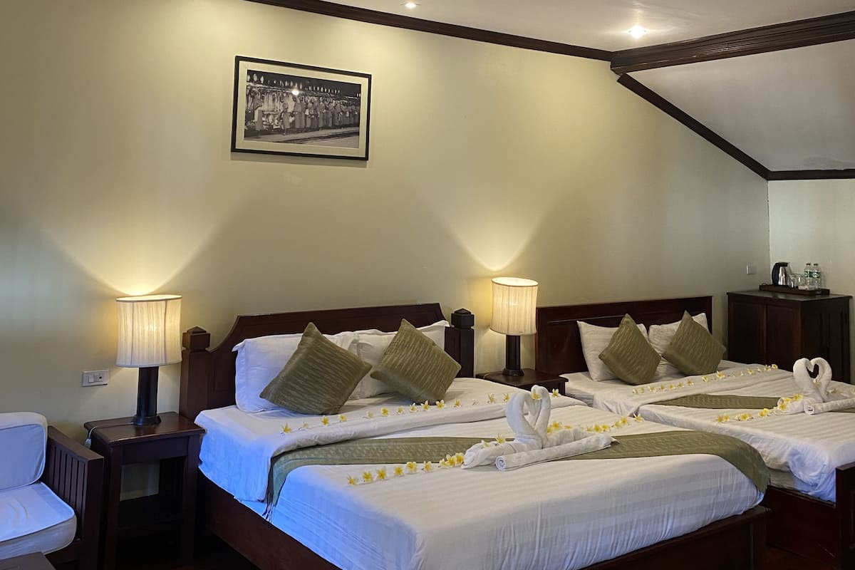 Premium bedding, in-room safe, individually decorated