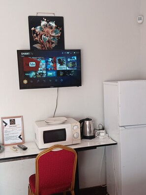 3 bedrooms, premium bedding, down duvets, Select Comfort beds