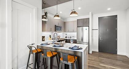 Cozy Stylish retreat - NYC & NWK w/free parking