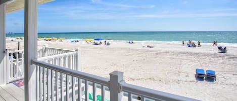 Am Strand, Strandtücher, Motorbootfahrt