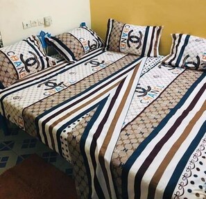 Klassieke kamer | 10 slaapkamers, een strijkplank/strijkijzer