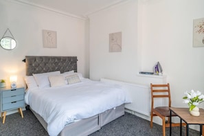 Iron/ironing board, free WiFi, bed sheets - Lovely 2-bed Studio10 in Coventry (Coventry)