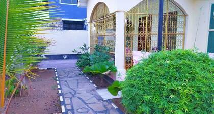 Lux Suites Mtwapa Holiday Home