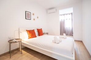 2 makuuhuonetta, silitysrauta/-lauta, ilmainen Wi-Fi, vuodevaatteet