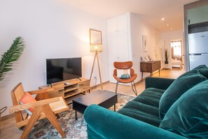 Een televisie en een dvd-speler