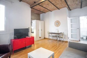 Smart TV - 51NO1058 - Bright 1bed flat in Poble Sec (Barcelona)