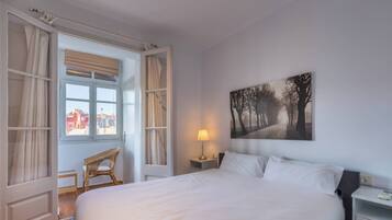 2 dormitorios, tabla de planchar con plancha, wifi y ropa de cama