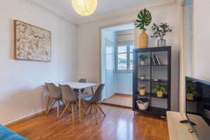 Dining - 62par1015- Fantástico 2BR en centro de Barcelona (Barcelona)