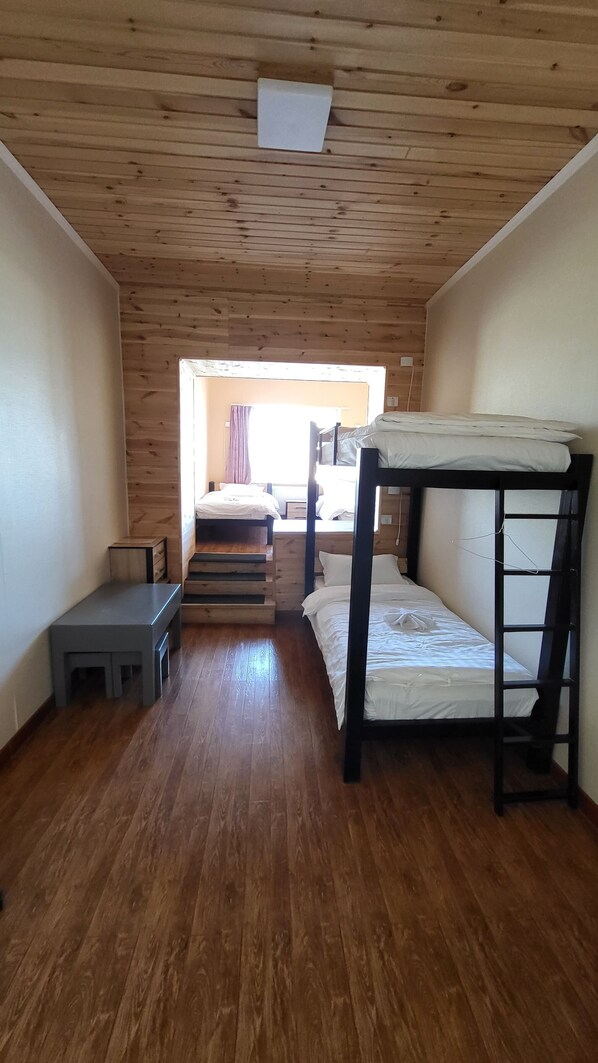 Economy-Vierbettzimmer