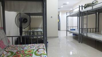 1 habitación, wifi y ropa de cama