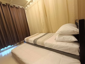 2 bedrooms, WiFi, bed sheets