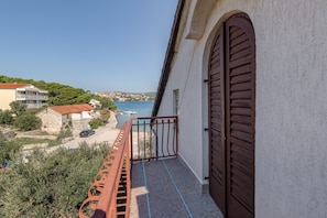 Property grounds - Beachfront apt at Exclusive Location Near Center (Rogoznica)