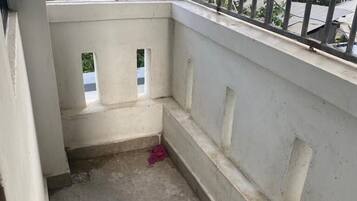 Deluxe Apartment | Balcony