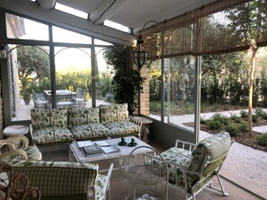Interior - Typical Provencal Villa in Gordes village center with garden, parking and pool. (Gordes)
