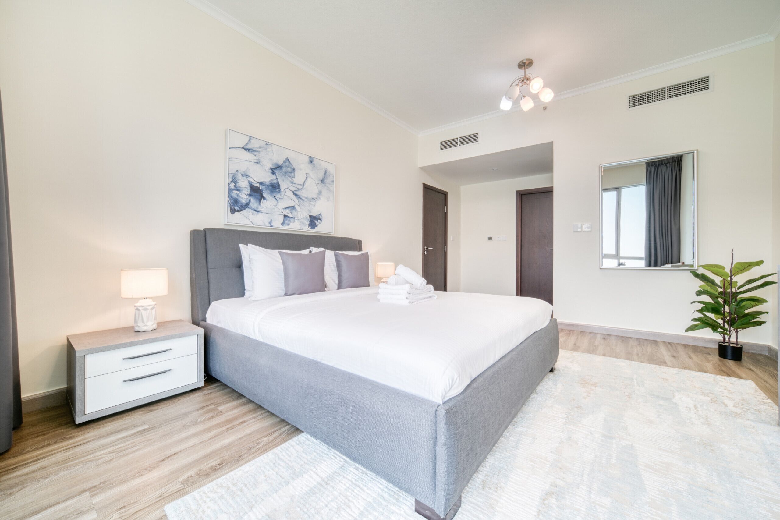 2 bedrooms, iron/ironing board, WiFi
