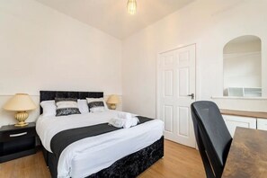 House | 3 bedrooms, iron/ironing board, free WiFi, bed sheets