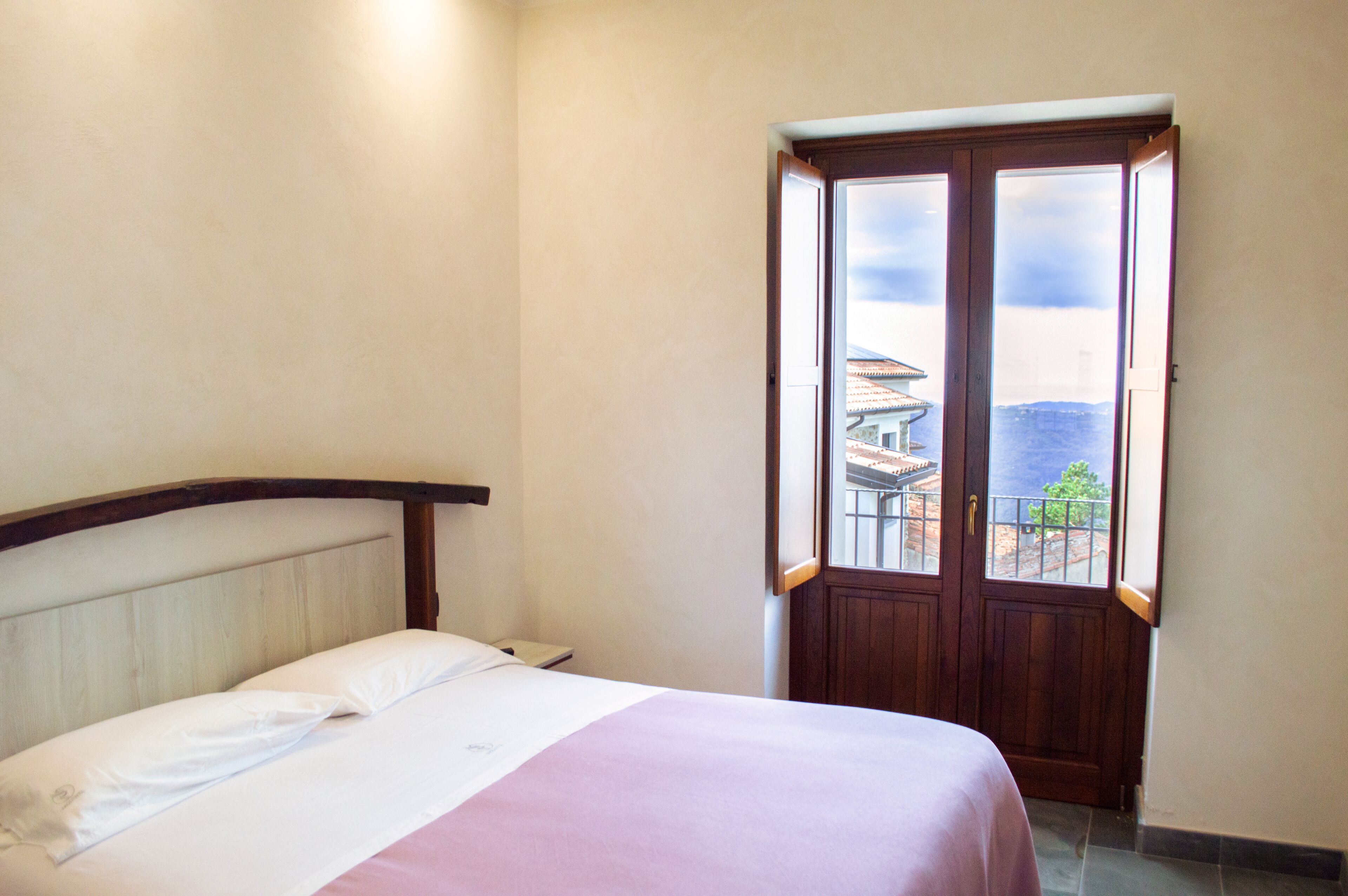 Comfort Room, Balcony, Sea View | Desk, laptop workspace, free WiFi, bed sheets