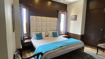 6 makuuhuonetta, silitysrauta/-lauta, Wi-Fi, vuodevaatteet